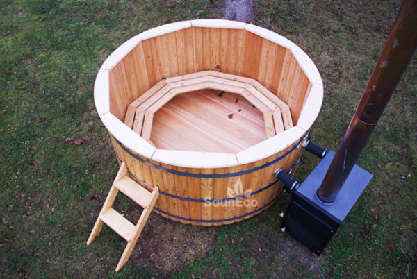 Large wooden hot tub from Sauneco