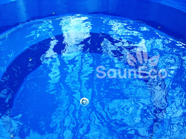 Luxurious hot tub jacuzzi from Sauneco