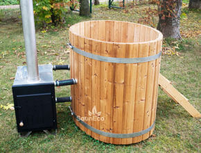 Small thermowood hot tub from Sauneco