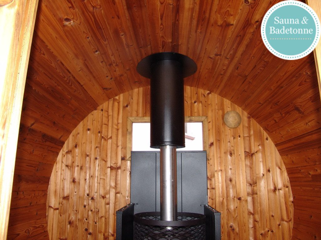 Bambino 2,7m– praktische und kompakte Fasssauna (Saunaraum und Terrasse) – Bild 16
