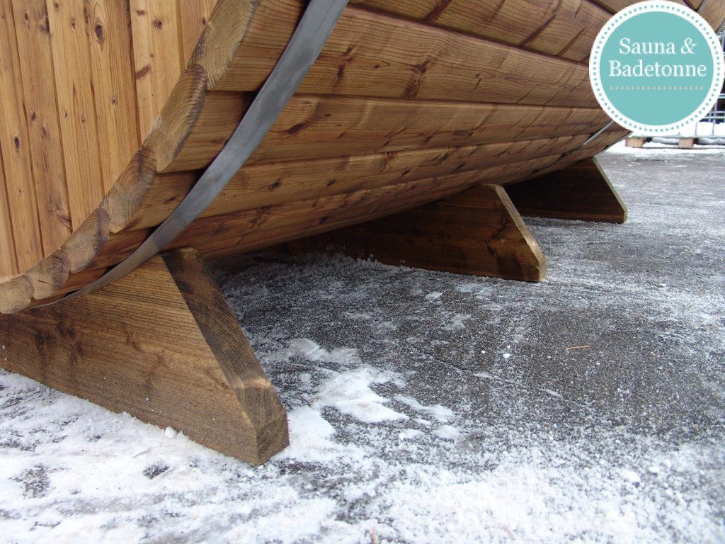 Bambino 2,7m– praktische und kompakte Fasssauna (Saunaraum und Terrasse) – Bild 6