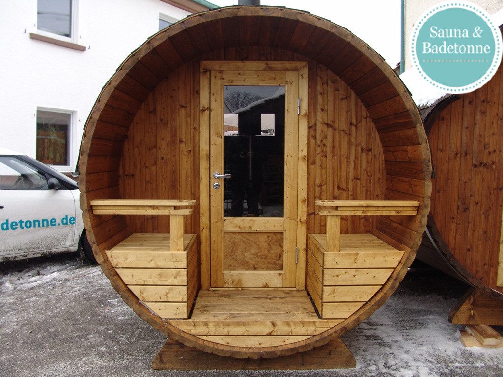 Bambino 2,7m– praktische und kompakte Fasssauna (Saunaraum und Terrasse) – Bild 10