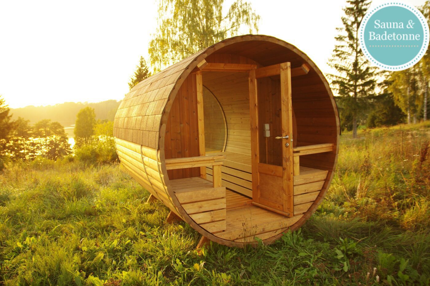 Bambino 2,7m– praktische und kompakte Fasssauna (Saunaraum und Terrasse) – Bild 25